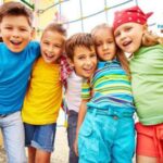 Cómo fomentar habilidades sociales en niños: Guía práctica para padres y educadores